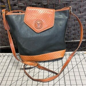 VIENTI | Vintage Black Tan Crossbody | Lattice Embossed Bucket Bag